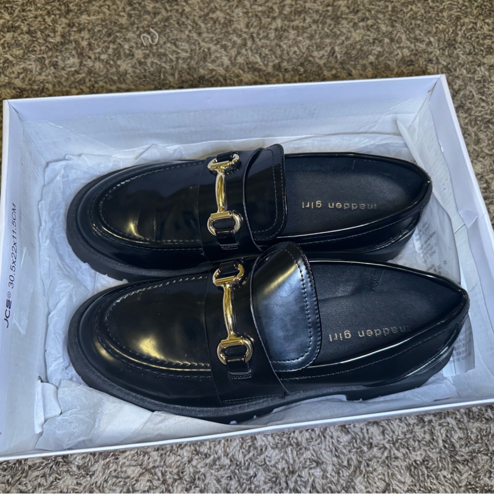 Woman’s Madden girl Harlow loafers